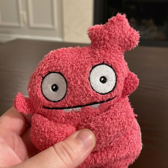 Ugly Dolls Yours Truly Moxy the Pink Monster Doll Excellent Condition 5” long - Picture 5 of 5